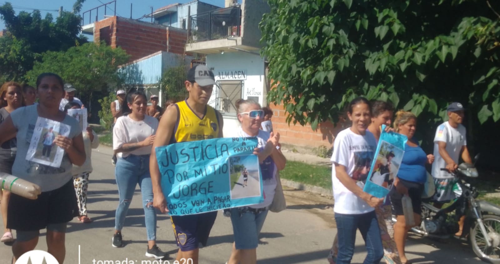 “Marcha Desesperada por Justicia: Familiares de Jorge Gauna Denuncian su Muerte en la Comisaría 7ma de Bernal”