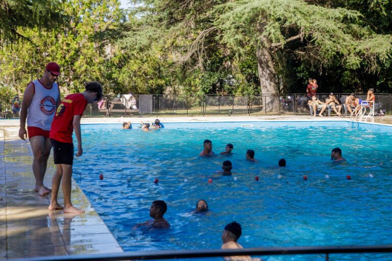 VERANO A PLENO EN LA PILETA DEL CLUB MUNICIPAL MALTERÍA HUDSON