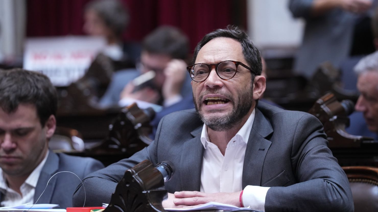 Nueva denuncia contra el jefe de la DGI: lo acusan de ascender a su pareja sin experiencia en el área
