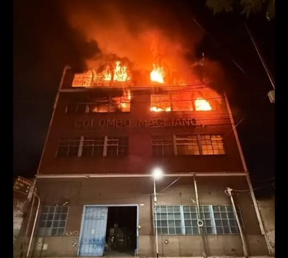 Incendio devastador en Avellaneda: fábrica de vidrios destruida