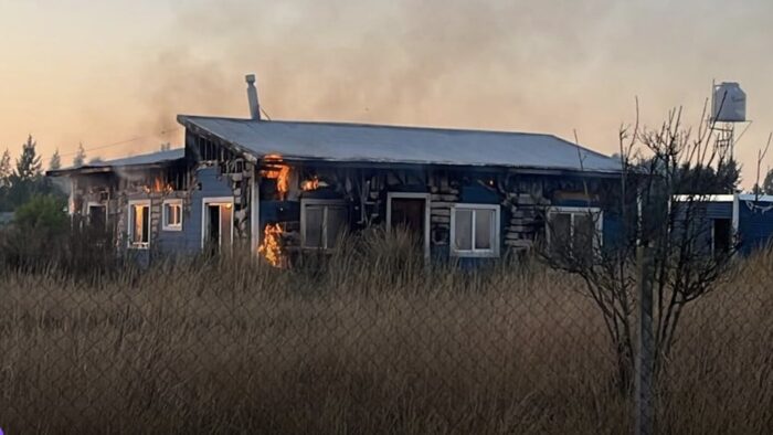 Homofobia en Cañuelas: Un vecino hostigaba una pareja de lesbianas y le incendió su casa