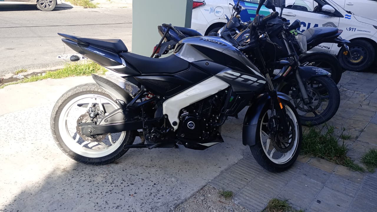 Avellaneda "ATR" contra los motochorros: Detienen a un hombre y secuestran moto robada