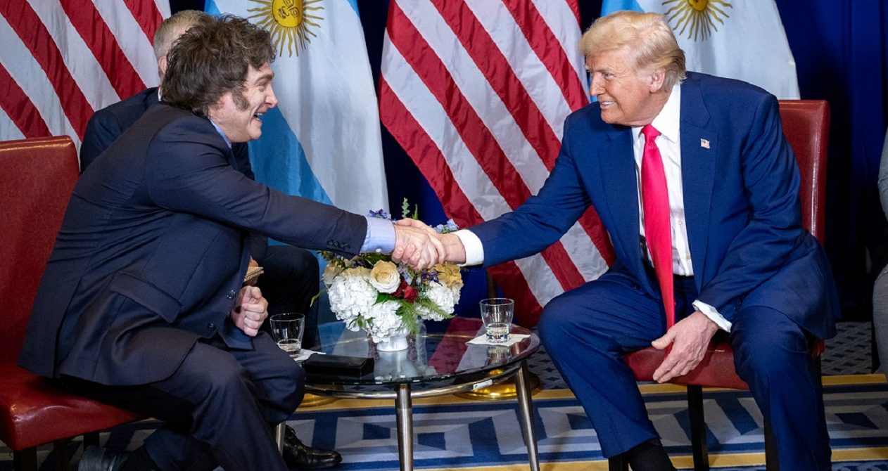 Javier Milei se reunió con Donald Trump en la CPAC en busca de un tratado de libre comercio y apoyo ante el FMI