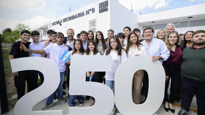 Kicillof inauguró escuelas y un destacamento policial en Presidente Perón y Ezeiza