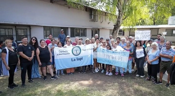 Vecinos y jubilados evitaron el cierre de una oficina del PAMI en Bernal Oeste
