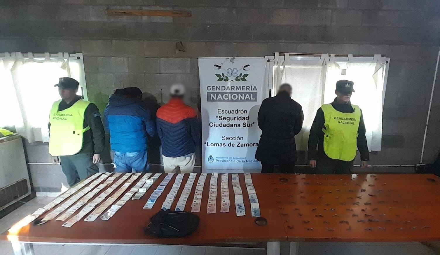 Detuvieron a tres hombres por narcomenudeo en Budge