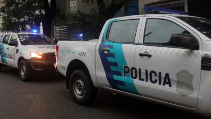 Un policía se resistió a balazos al robo de su moto en Lanús: Un herido