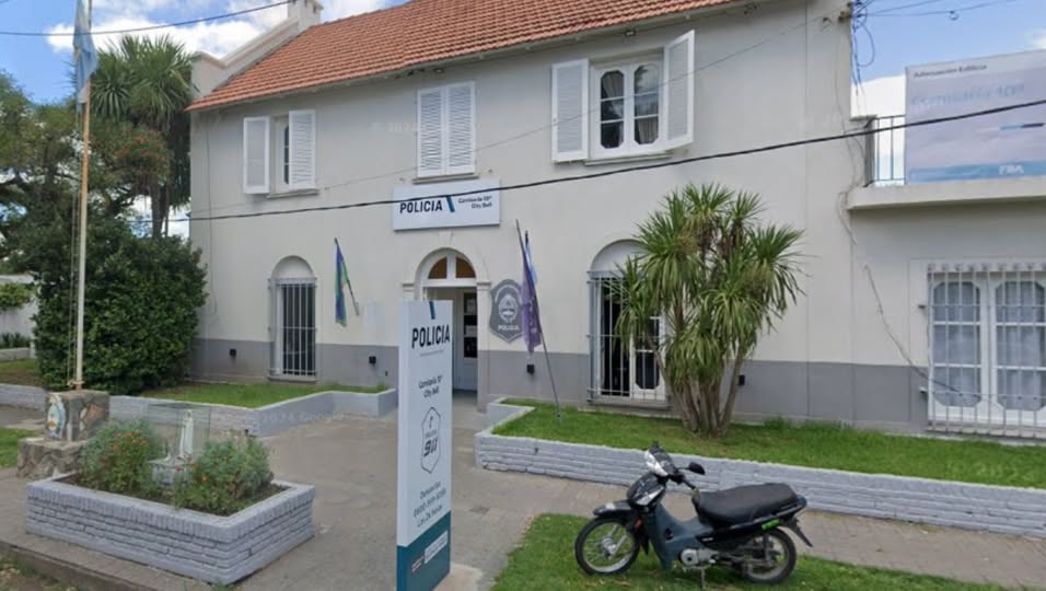 CITY BELL: INTRUSOS LO DESPERTARON Y LE ROBARON 2.000 DÓLARES