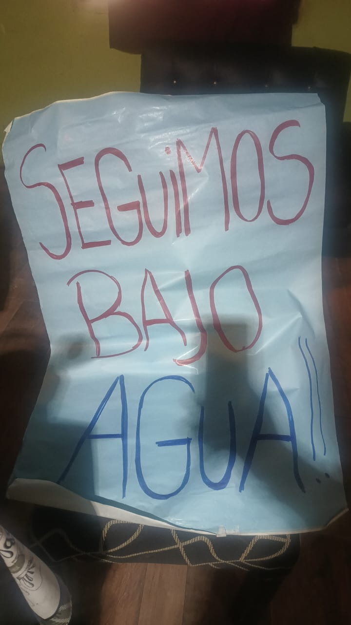 Vecinos de Villa Azul siguen bajo el agua y exigen soluciones urgentes