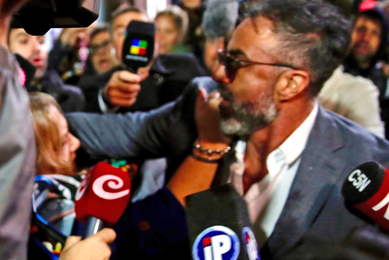 Juicio por la muerte de Maradona: agredieron al médico Luque cuando llegó a la audiencia