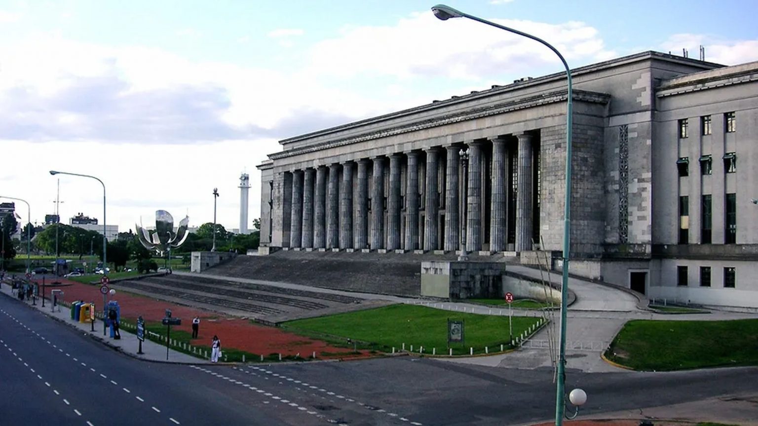 La UBA sufrió una estafa millonaria: hay 17 detenidos y cuatro imputados