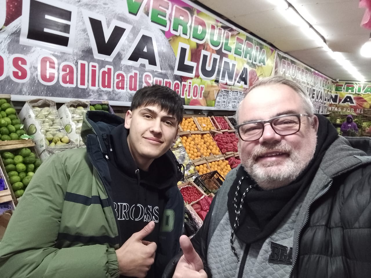 Guernica tiene su secreto a voces: La Nueva Luna, la verdulería que revienta las redes con sus precios