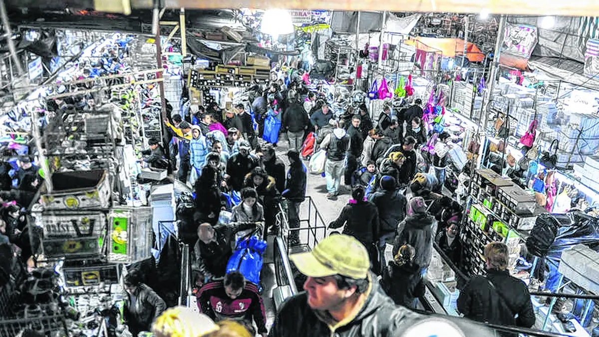 El Gobierno quiere mantener cerrado el predio de La Salada y reubicar a los puesteros