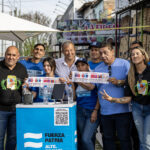 Cascallares recorrió las mesas de Fuerza Patria dialogando con vecinos