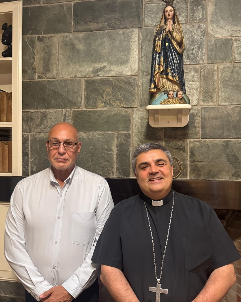 Encuentro clave entre el Padre Obispo Maxi y el Dr. Claudio Yacoy: Iglesia y Estado en diálogo por los Derechos Humanos