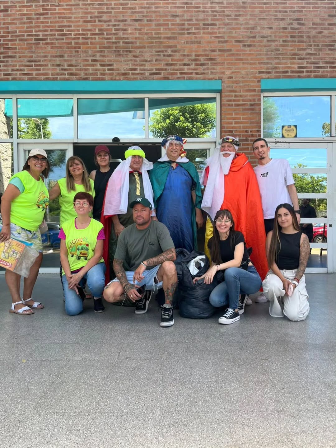 Hospital de Wilde: los Reyes Magos llevaron alegría y esperanza a los más chicos