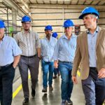 Cascallares y Cuattromo recorrieron la empresa Barbieri en el Parque Industrial de Almirante Brown