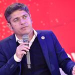 Kicillof en España: “Hay otro camino que no es el de la guerra, la crueldad y el abandono”