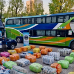 Operativo en 9 de Abril: decomisan mercadería sin aval aduanero y secuestran dos micros