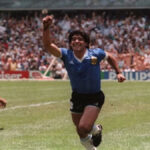 La historia de la camiseta azul con la que Argentina eliminó a Inglaterra en México 86