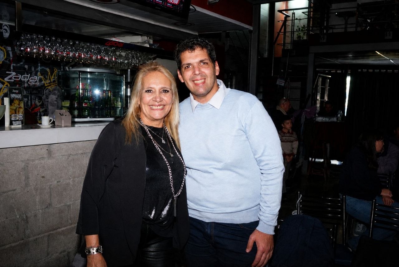 profesora de canto Nadhia Golver