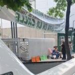 EXCLUSIVO | Un trabajador de Camioneros se encadenó en la sede sindical y comenzó una huelga de hambre: “Pido mi reincorporación y que den la cara”