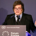 Javier Milei en España: llamó “impresentable dictador” a Pedro Sánchez y pidió “sacar a los socialistas a patadas”